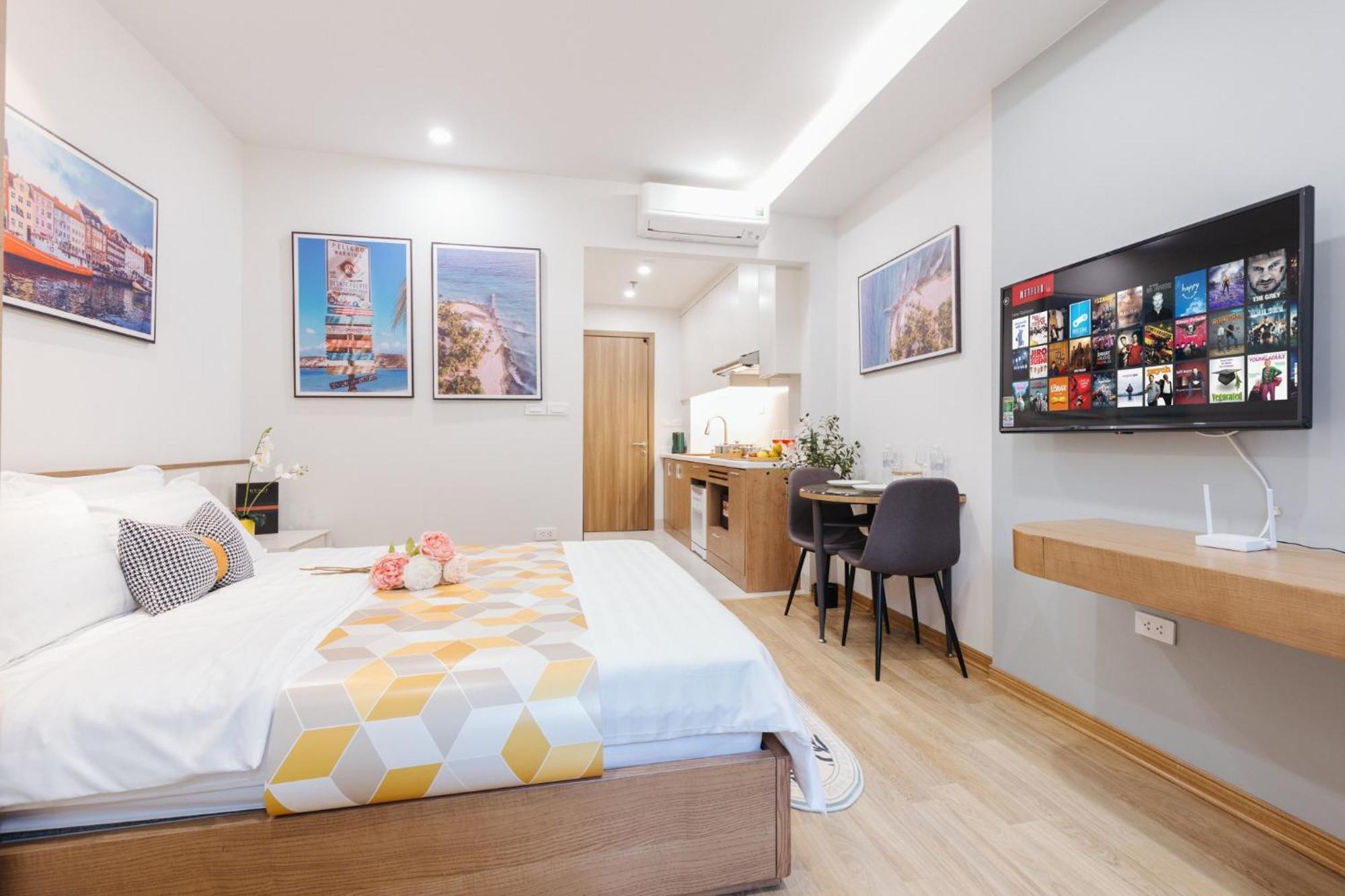Margaery Boutique Apartment & Skyon9 Rooftop Bar Hanoi Exterior photo